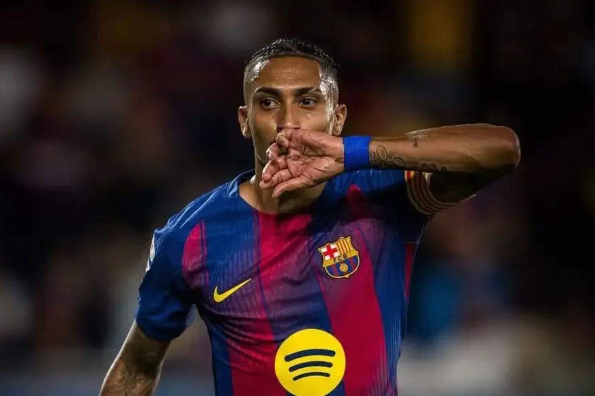 Raphinha não tem lesão indicada em exame e pode defender o Barcelona no próximo jogo
