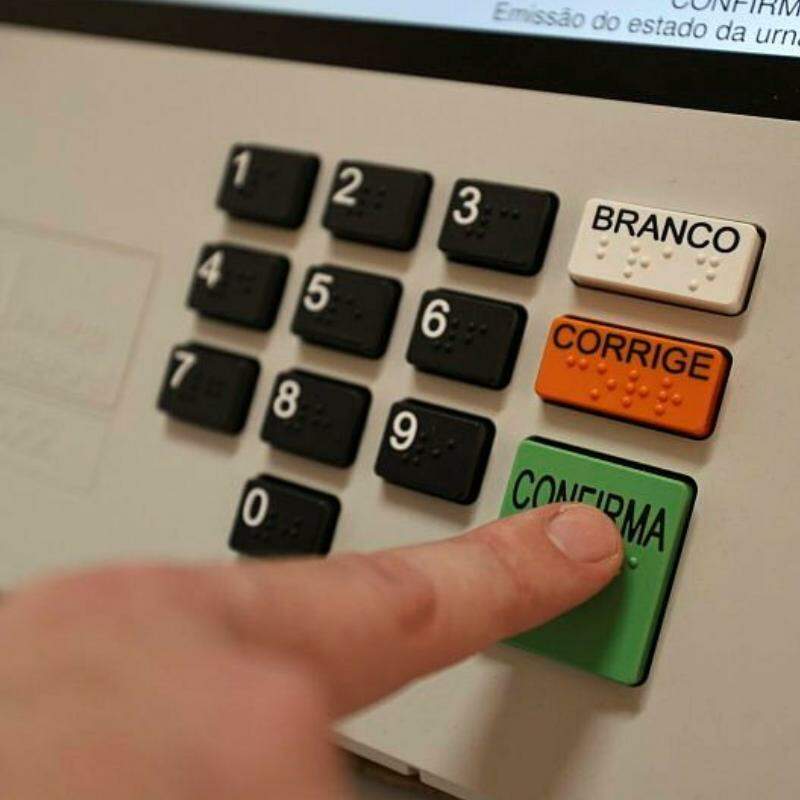 Mais de 1,4 milhão de eleitores na Baixada Santista vão às urnas