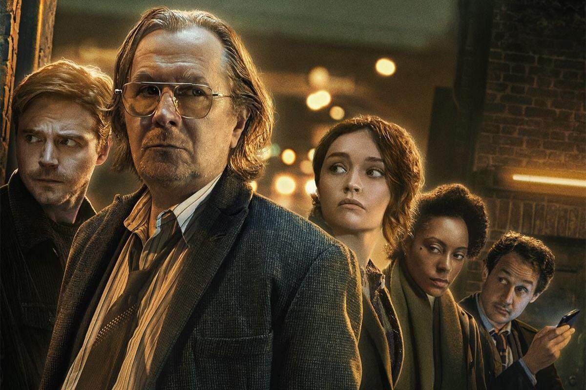 Jack Lowden (à esquerda) e Gary Oldman fazem agentes descartados em Slow Horses