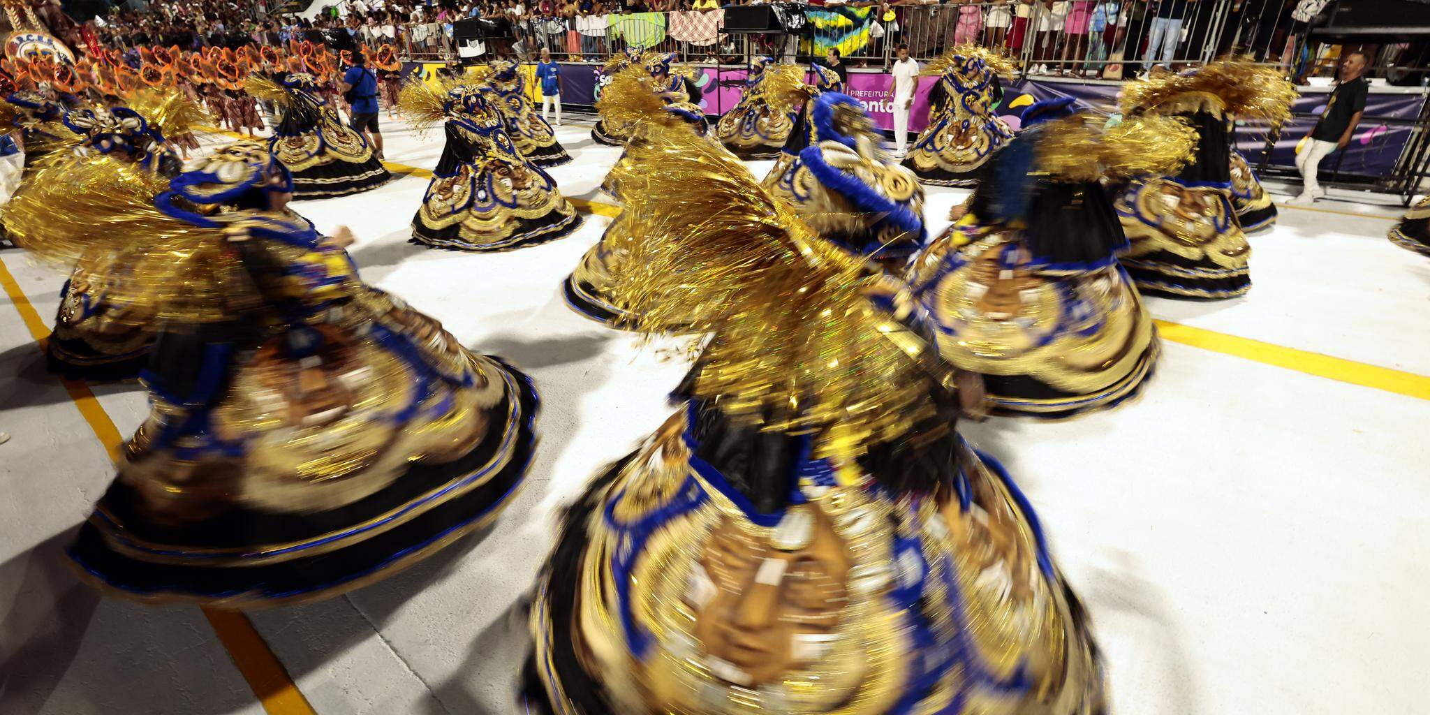 As escolas de samba santistas consideram o valor insuficiente e buscam formas de complementá-lo