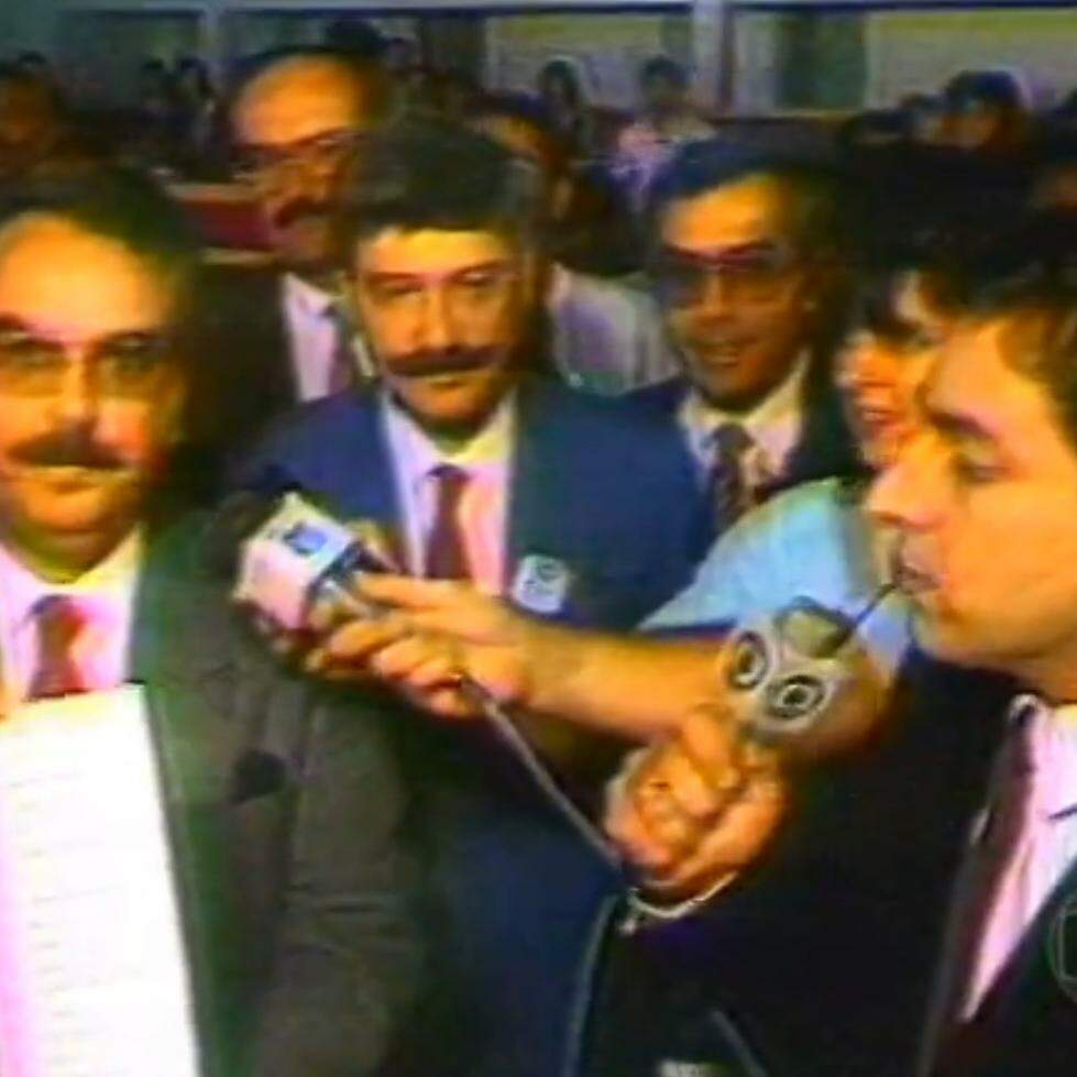 O primeiro voto na eleição de 1989, quando o país retomou as eleições diretas para presidente, foi revelado em São Vicente