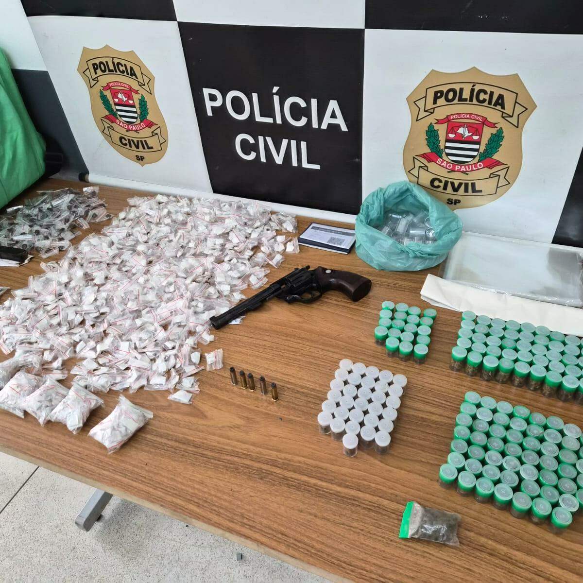 O material foi apreendido pela Polícia Civil