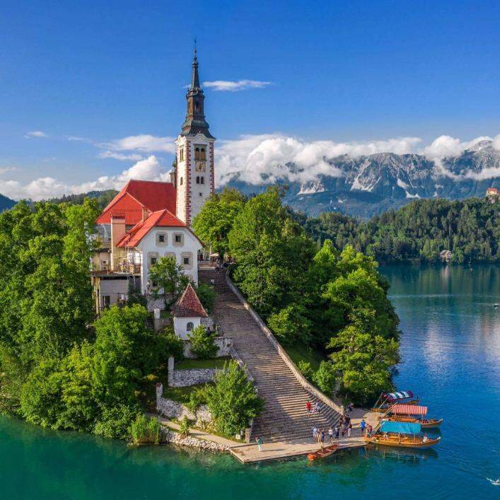 O Lago Bled é, sem dúvida, o cartão-postal mais famoso do país