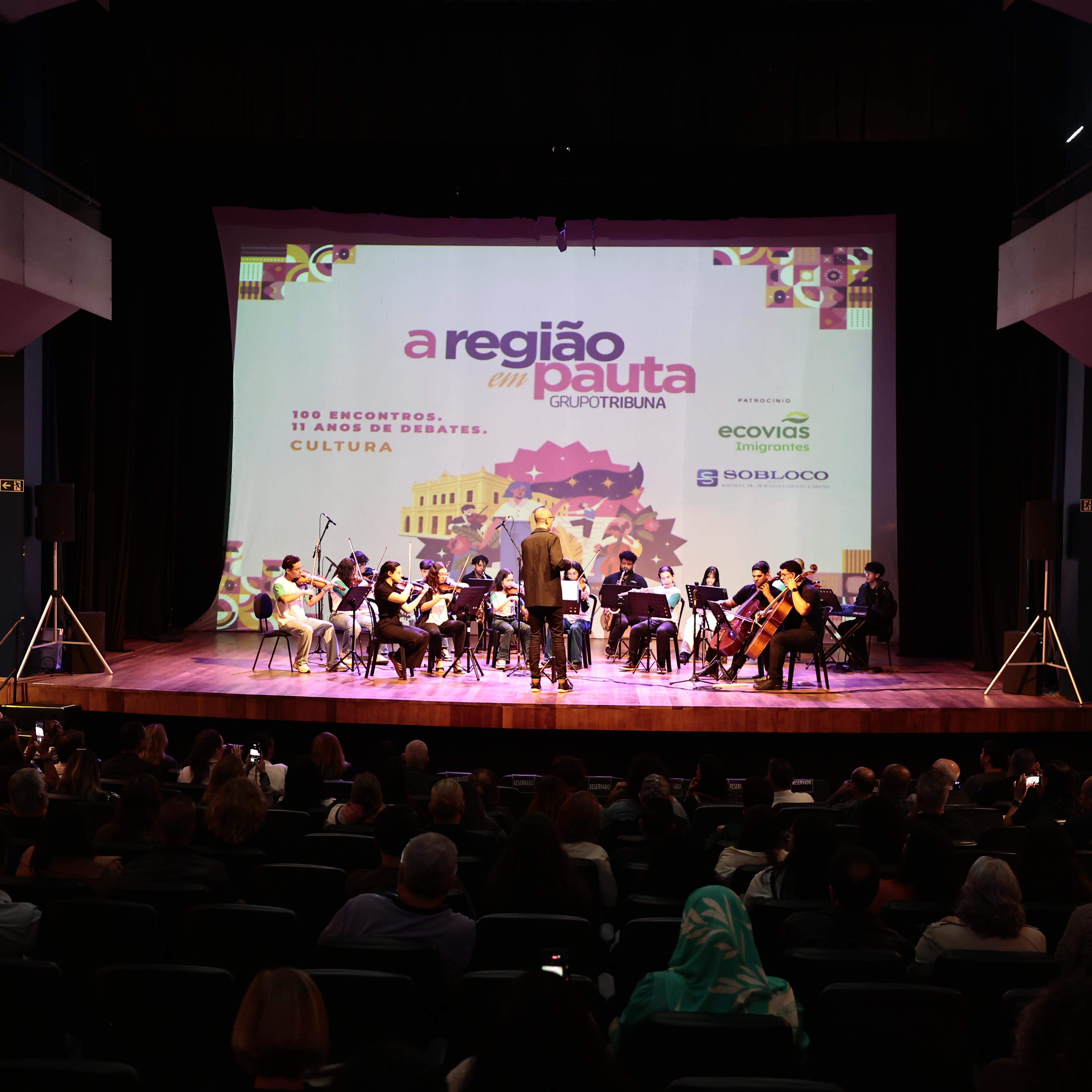Encontro no Teatro Guarany, em Santos, na última segunda-feira, marcou a centésima edição do fórum criado em 2016 pelo Grupo Tribuna
