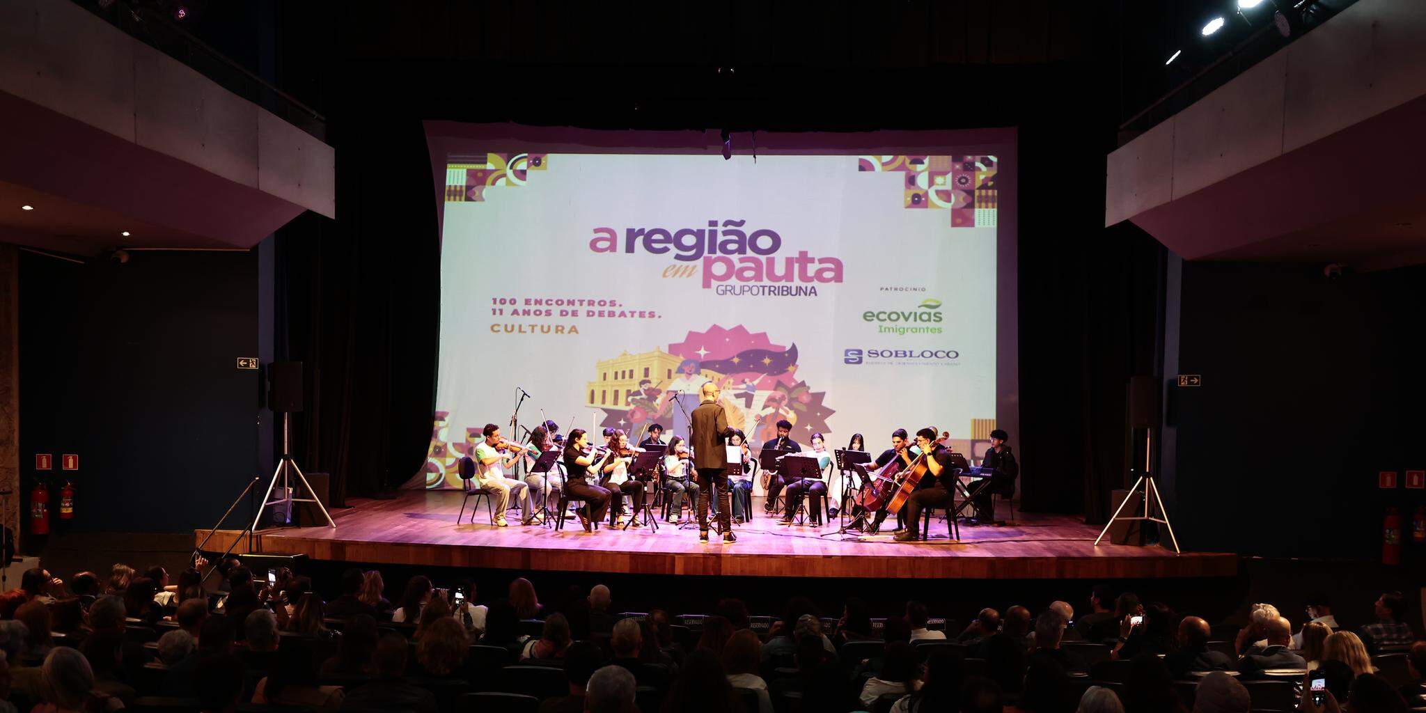 Encontro no Teatro Guarany, em Santos, na última segunda-feira, marcou a centésima edição do fórum criado em 2016 pelo Grupo Tribuna