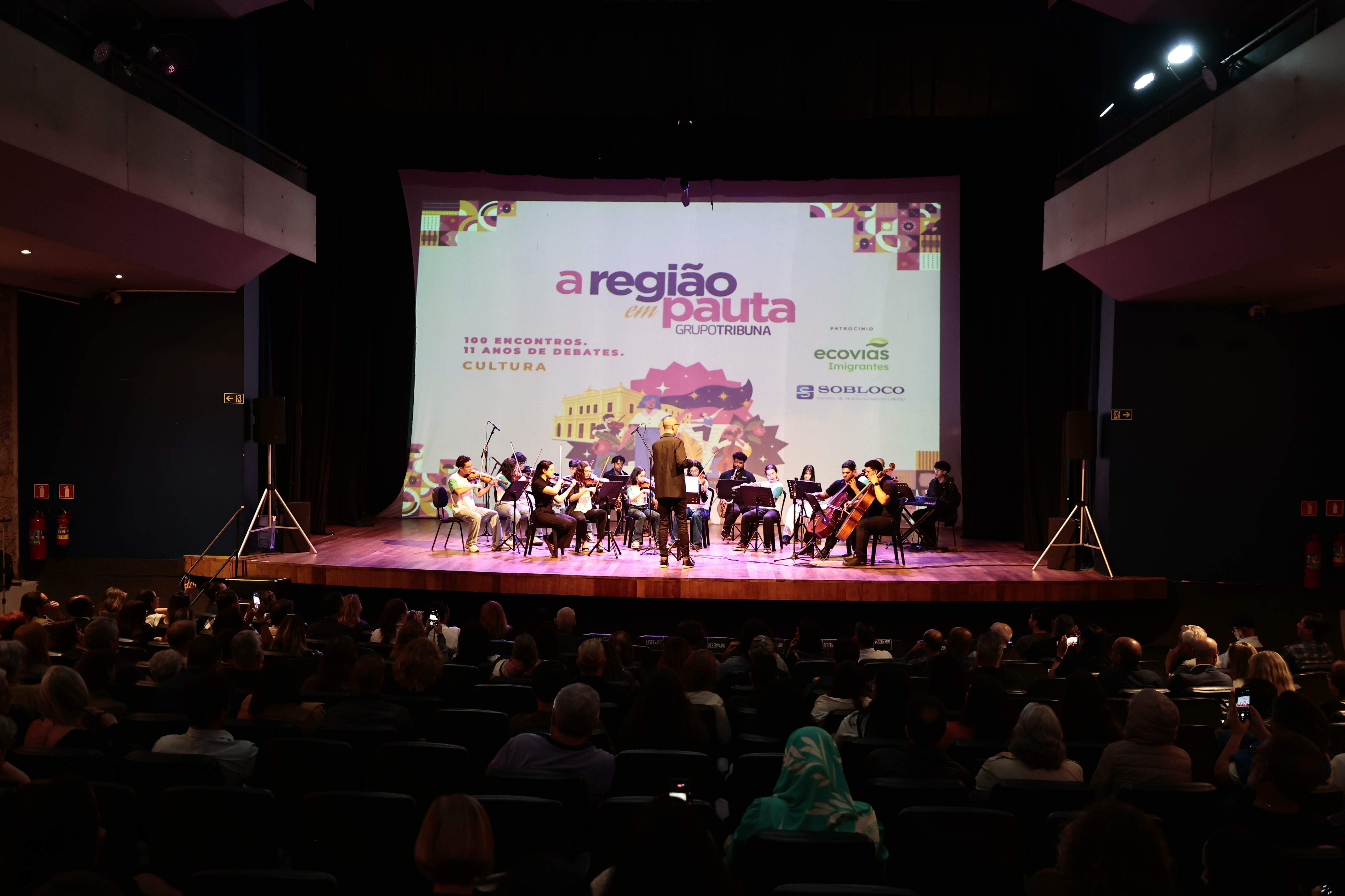 Encontro no Teatro Guarany, em Santos, na última segunda-feira, marcou a centésima edição do fórum criado em 2016 pelo Grupo Tribuna