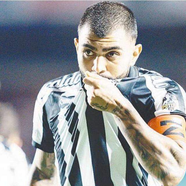 Gabigol crê, se o gramado da Vila fosse melhor, Peixe venceria mais