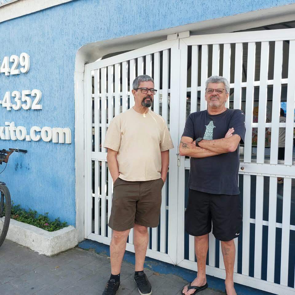 Aposentado de 69 anos e autônomo de 62 foram ao Colégio Êxito