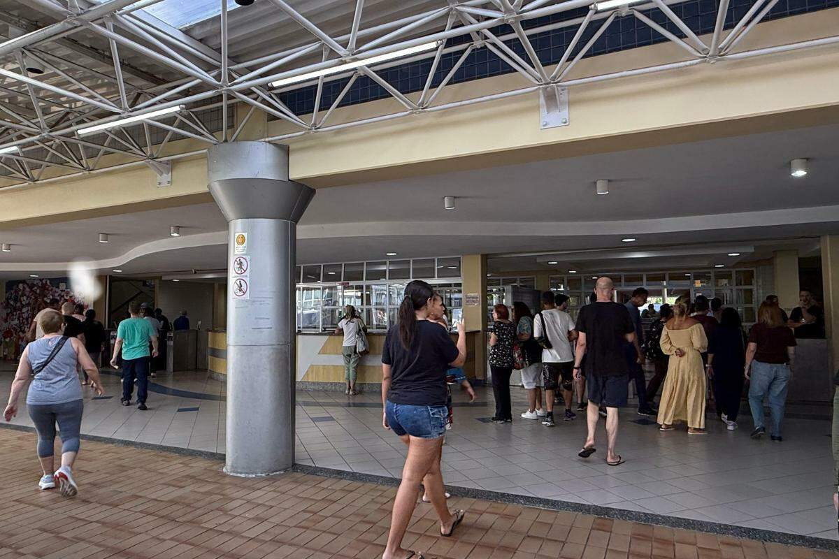As filas iniciaram antes mesmo da abertura dos portões