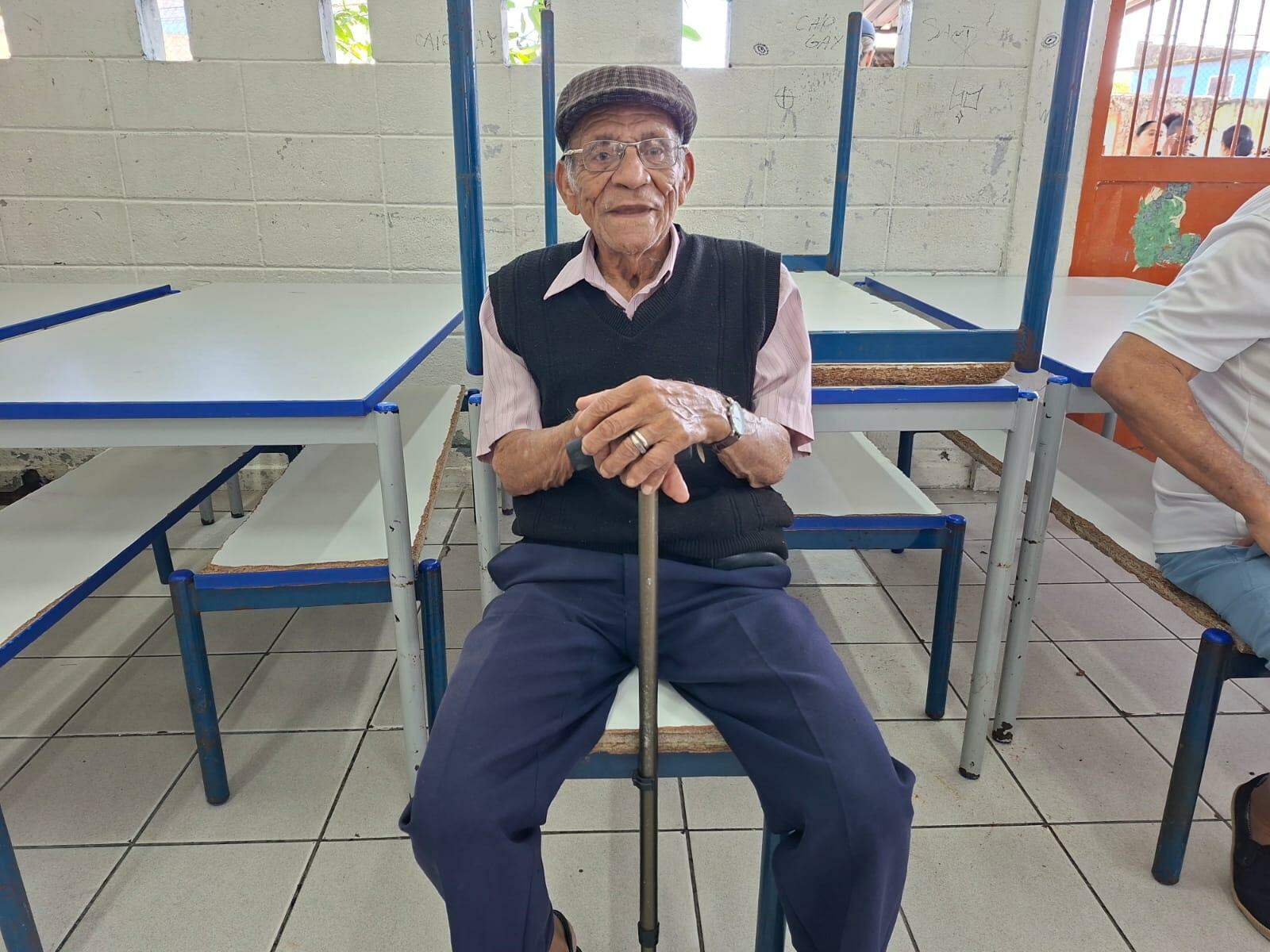“Nessa idade eu nem quero dinheiro, eu quero poder ajudar as pessoas”, disse o aposentado