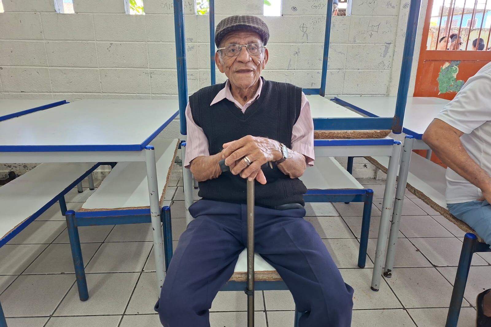 “Nessa idade eu nem quero dinheiro, eu quero poder ajudar as pessoas”, disse o aposentado