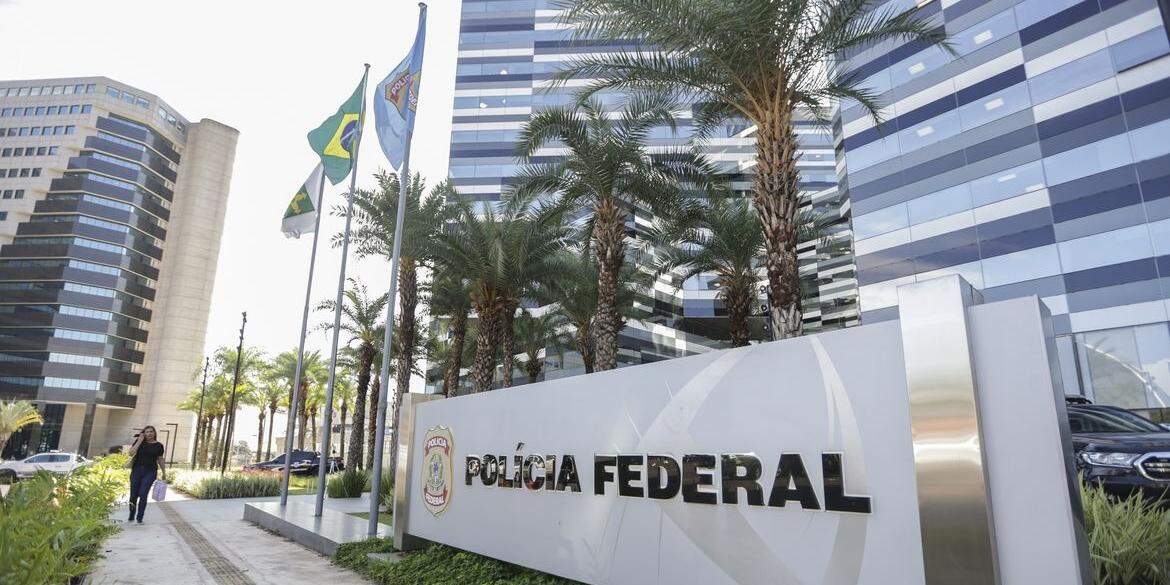 A Polícia Federal atua em todo o Brasil neste domingo (4), dia de eleições