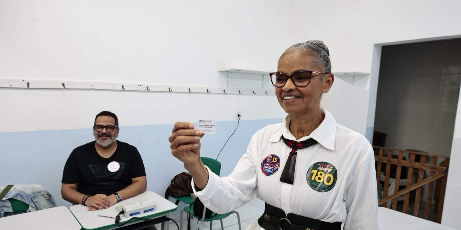 Marina Silva votou em escola do Boqueirão, em Santos