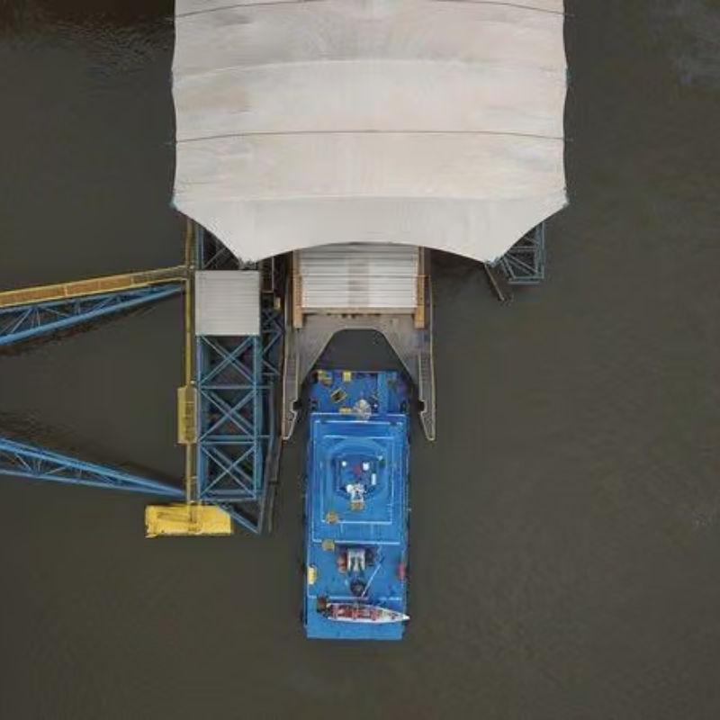 Além do ganho em segurança do trabalho, drones alcançam pontos de difícil acesso logístico, como costados de navios e píeres afastados