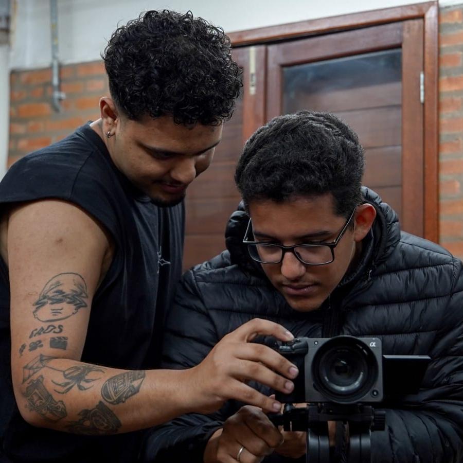 Objetivo é formar e também iniciar uma produção que possa concorrer em festivais pelo mundo
