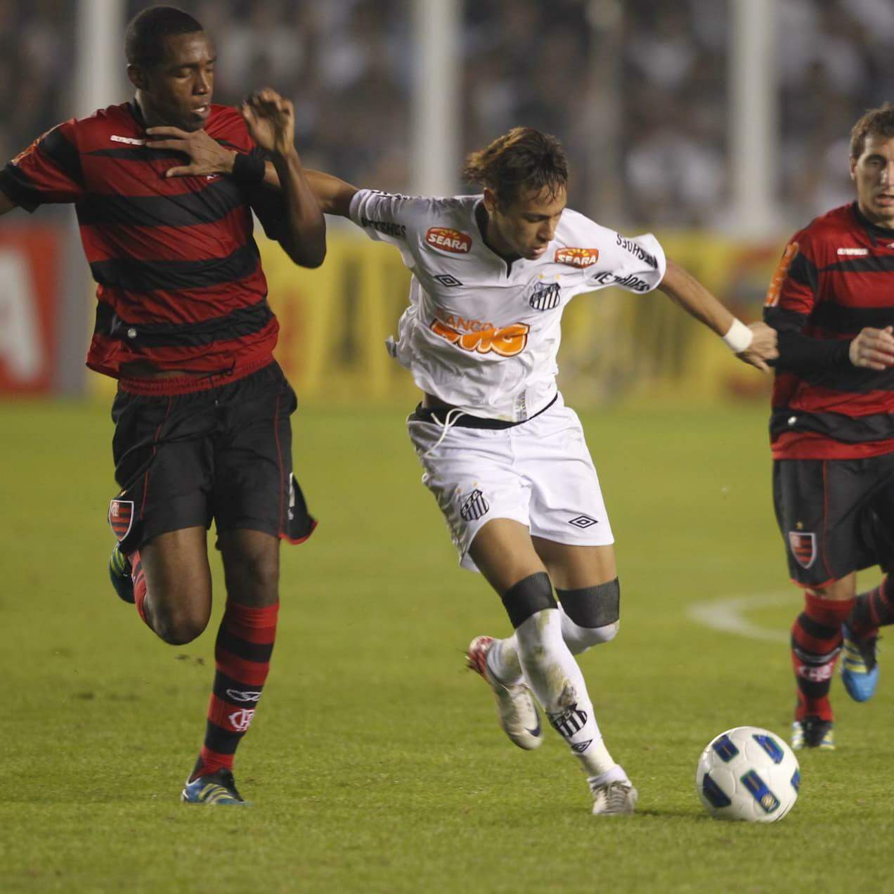 No dia 27 de julho de 2011, Neymar teve atuação de gala, marcando dois gols, um deles que garantiu o Prêmio Puskás