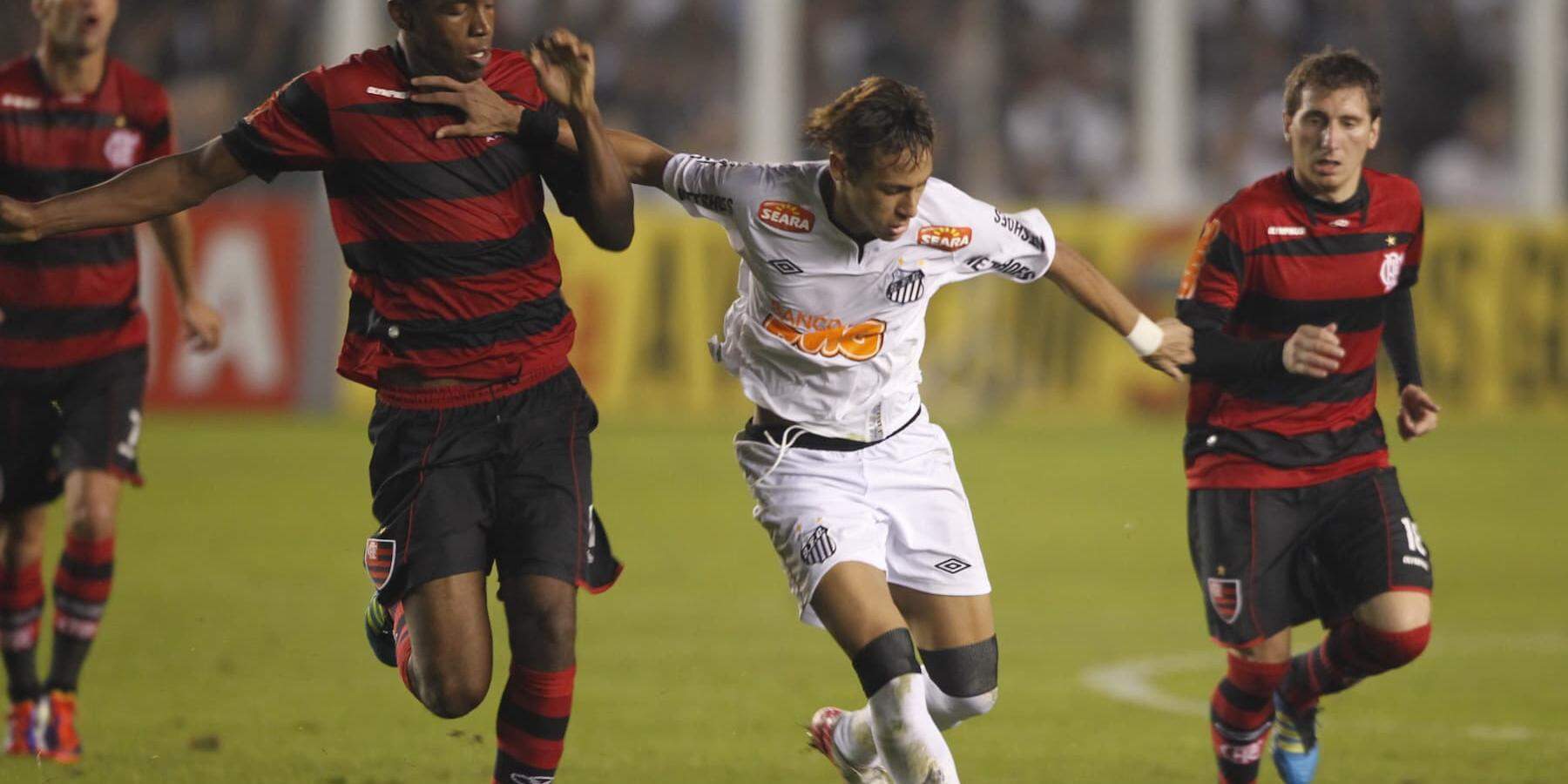 No dia 27 de julho de 2011, Neymar teve atuação de gala, marcando dois gols, um deles que garantiu o Prêmio Puskás