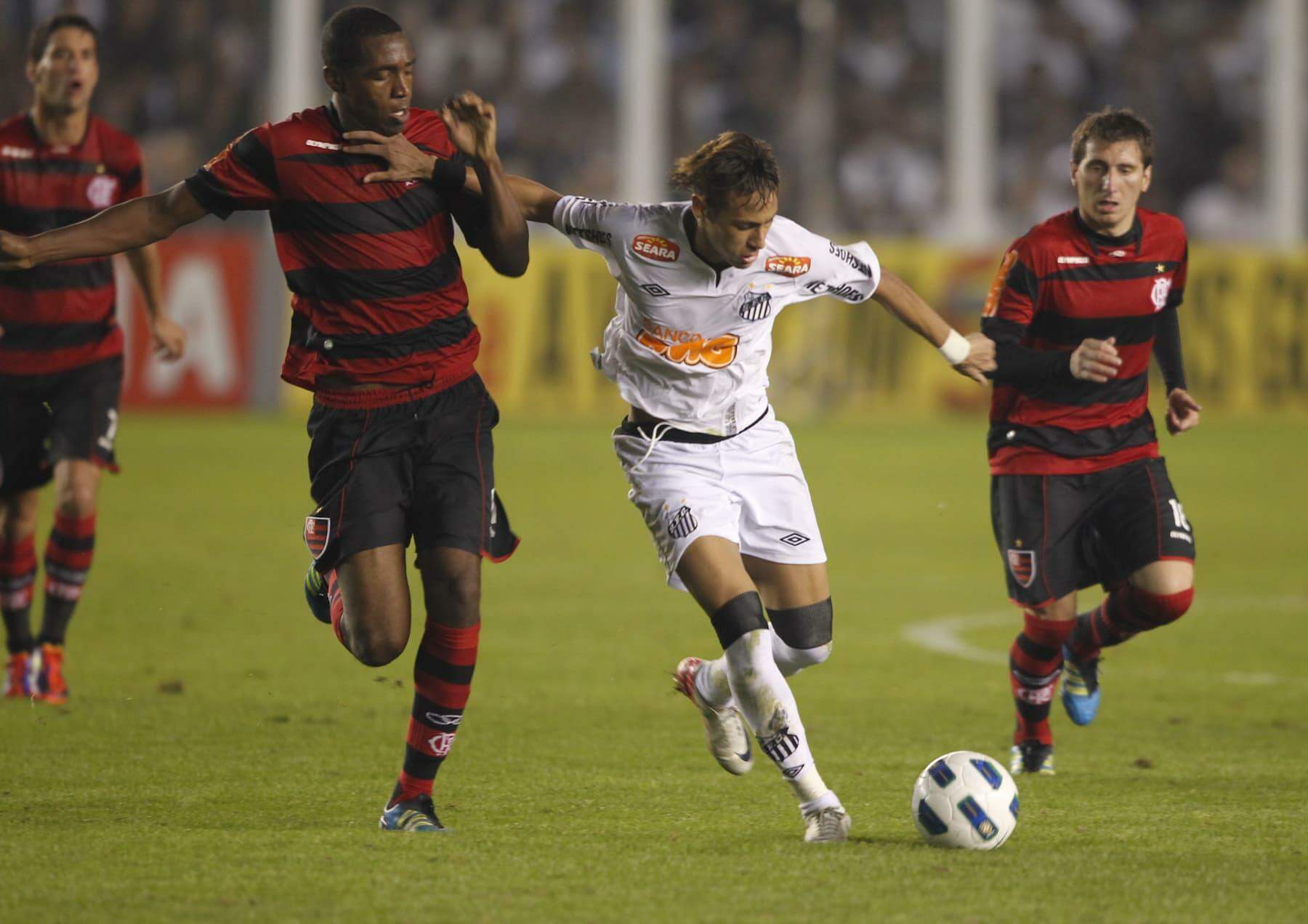 No dia 27 de julho de 2011, Neymar teve atuação de gala, marcando dois gols, um deles que garantiu o Prêmio Puskás