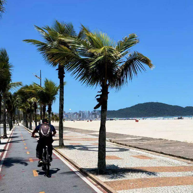 Segundo estimativa da Secretaria de Trânsito (Setran), cerca de 250 mil ciclistas utilizam a rede cicloviária de Praia Grande