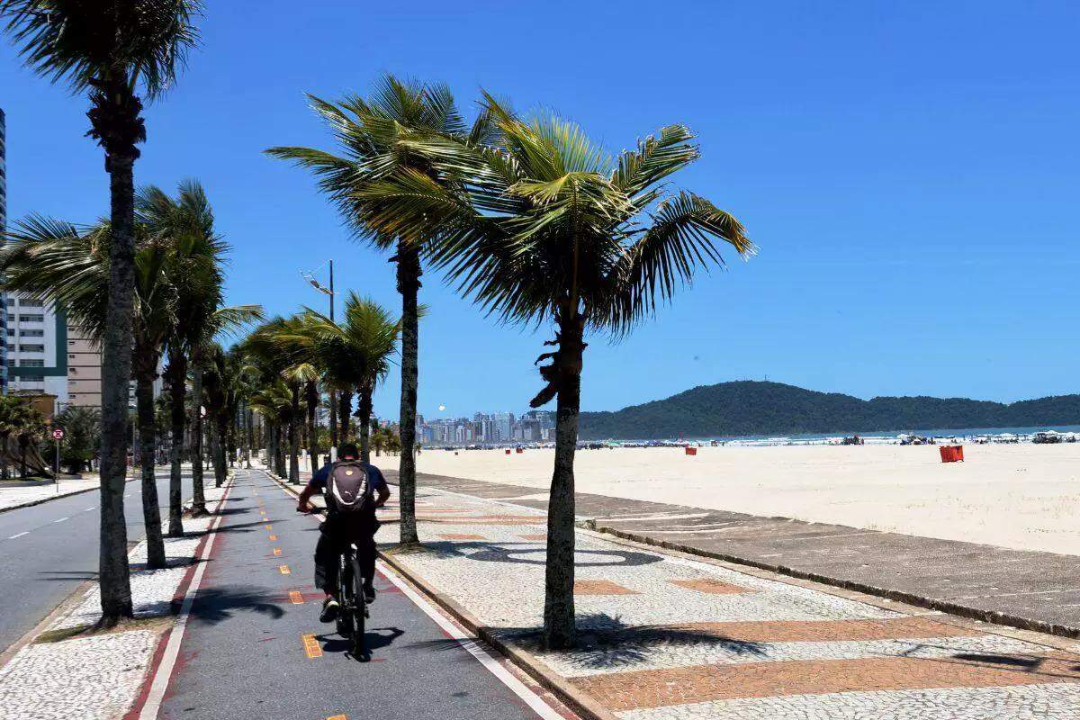Segundo estimativa da Secretaria de Trânsito (Setran), cerca de 250 mil ciclistas utilizam a rede cicloviária de Praia Grande