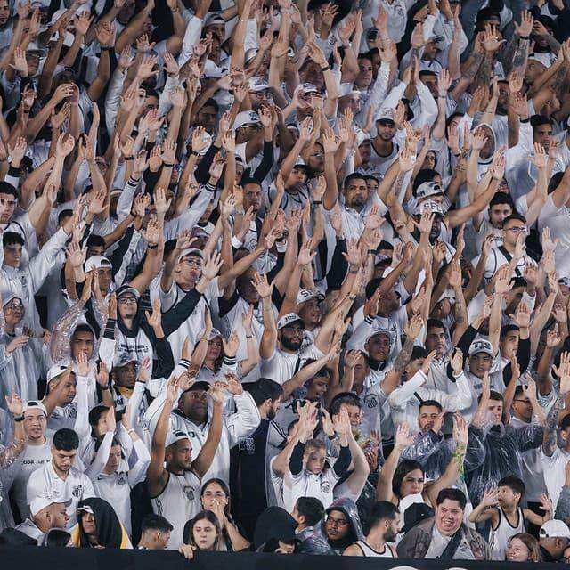 O engajamento da torcida vai determinar o volume de recursos que o Santos vai receber da CRMBonus
