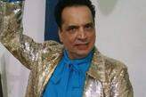 O cantor e showman canta a MPB em show no Teatro Guarany