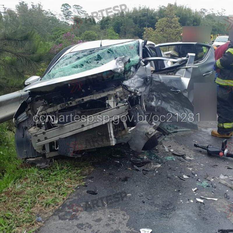 O acidente foi provocado após a condutora de um veículo sofrer um mal súbito ao volante