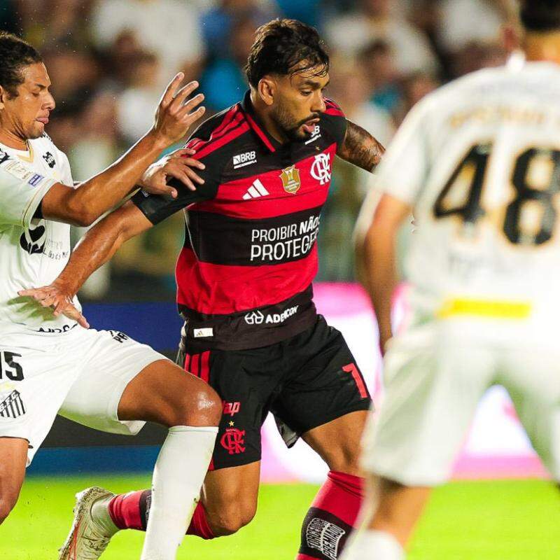 Com dois gols de pênalti no final do segundo tempo, o Peixe arrancou o empate em casa
