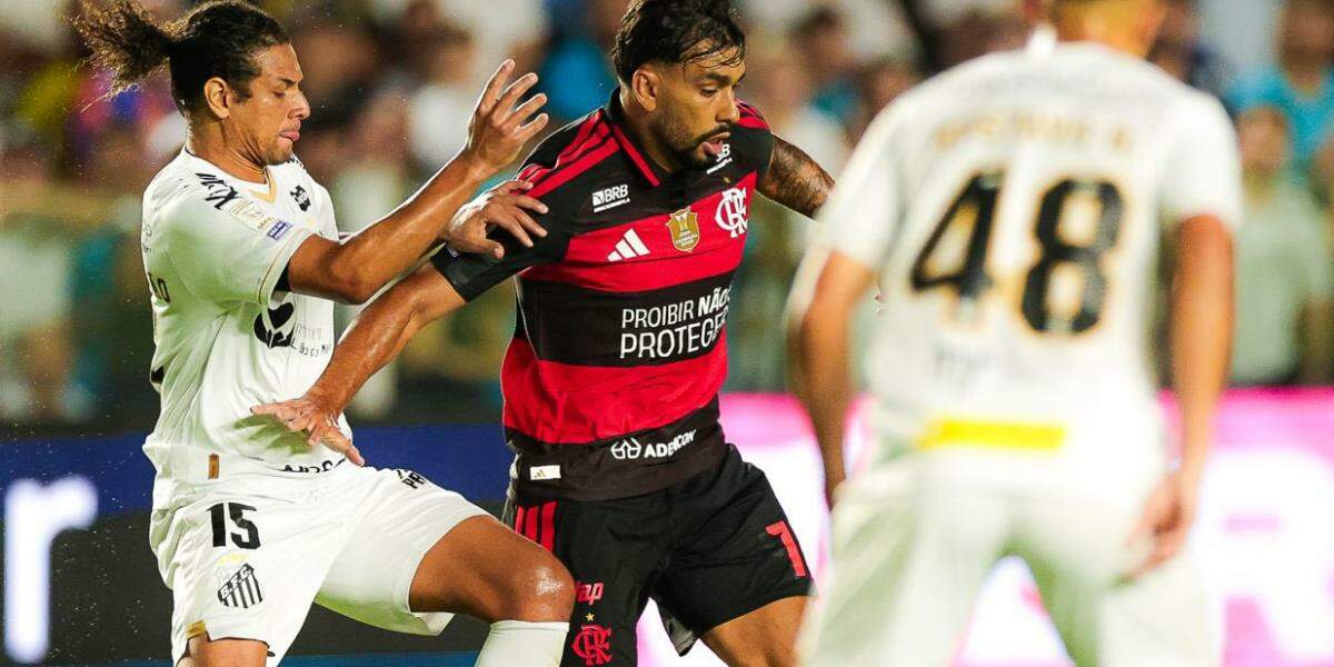 Com dois gols de pênalti no final do segundo tempo, o Peixe arrancou o empate em casa