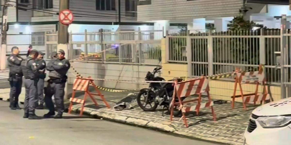 A motocicleta foi apreendida pelas autoridades e o caso acabou registrado como morte suspeita