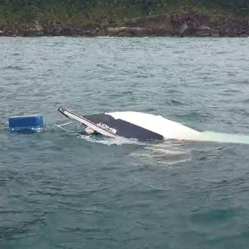 O naufrágio aconteceu nas proximidades do Farol da Ponta do Boi, em Ilhabela