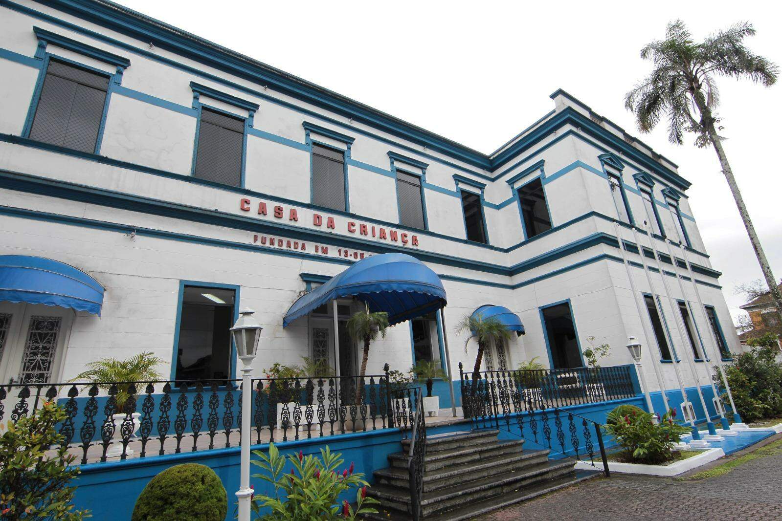 Prédio da Casa da Criança de Santos, na Avenida Rodrigues Alves, não será afetado por obras do túnel