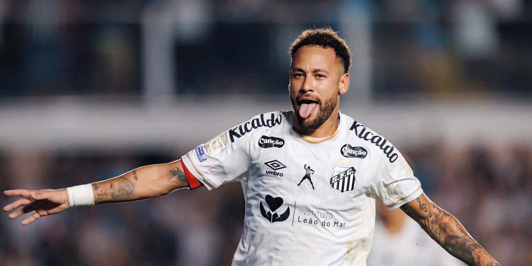 Neymar fez dois gols de pênalti e garantiu o empate do Peixe contra o líder do Brasileirão