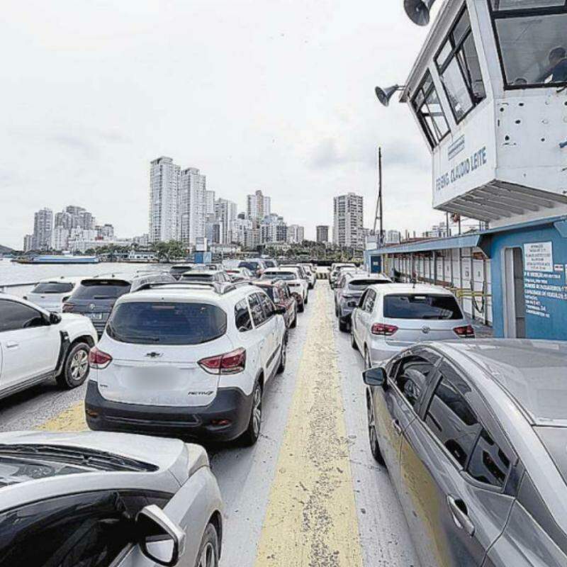 Travessia de balsas entre Santos e Guarujá é uma das 14 linhas que passarão a ter operação privada