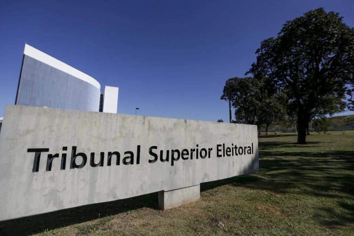 TSE manda suspender site que oferece criptomoedas por apoio a Flávio