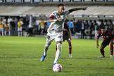 Jogador fez os dois gols do empate contra o Flamengo, quarta passada, na Vila