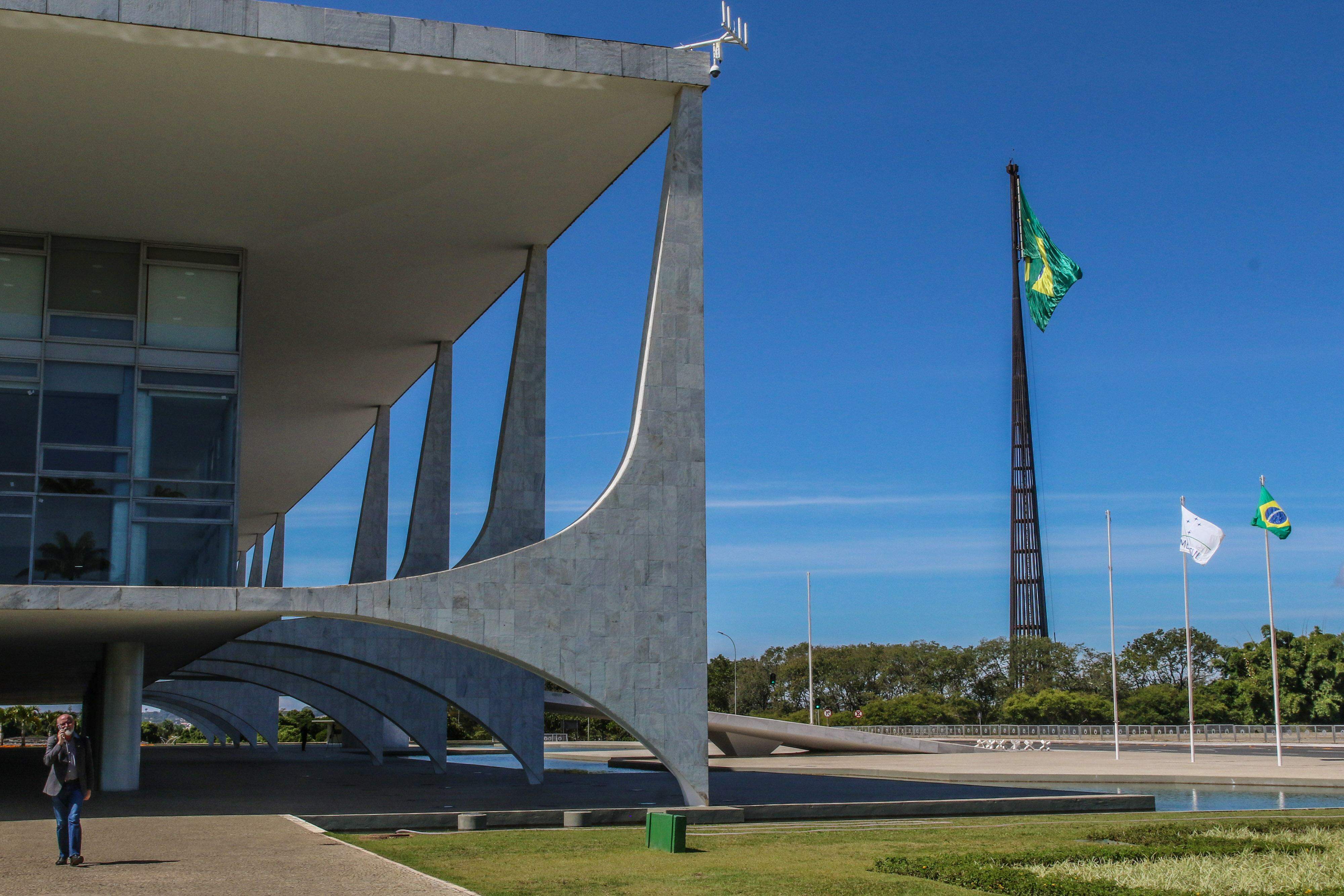 Eleição presidencial é tema de várias participações de leitores