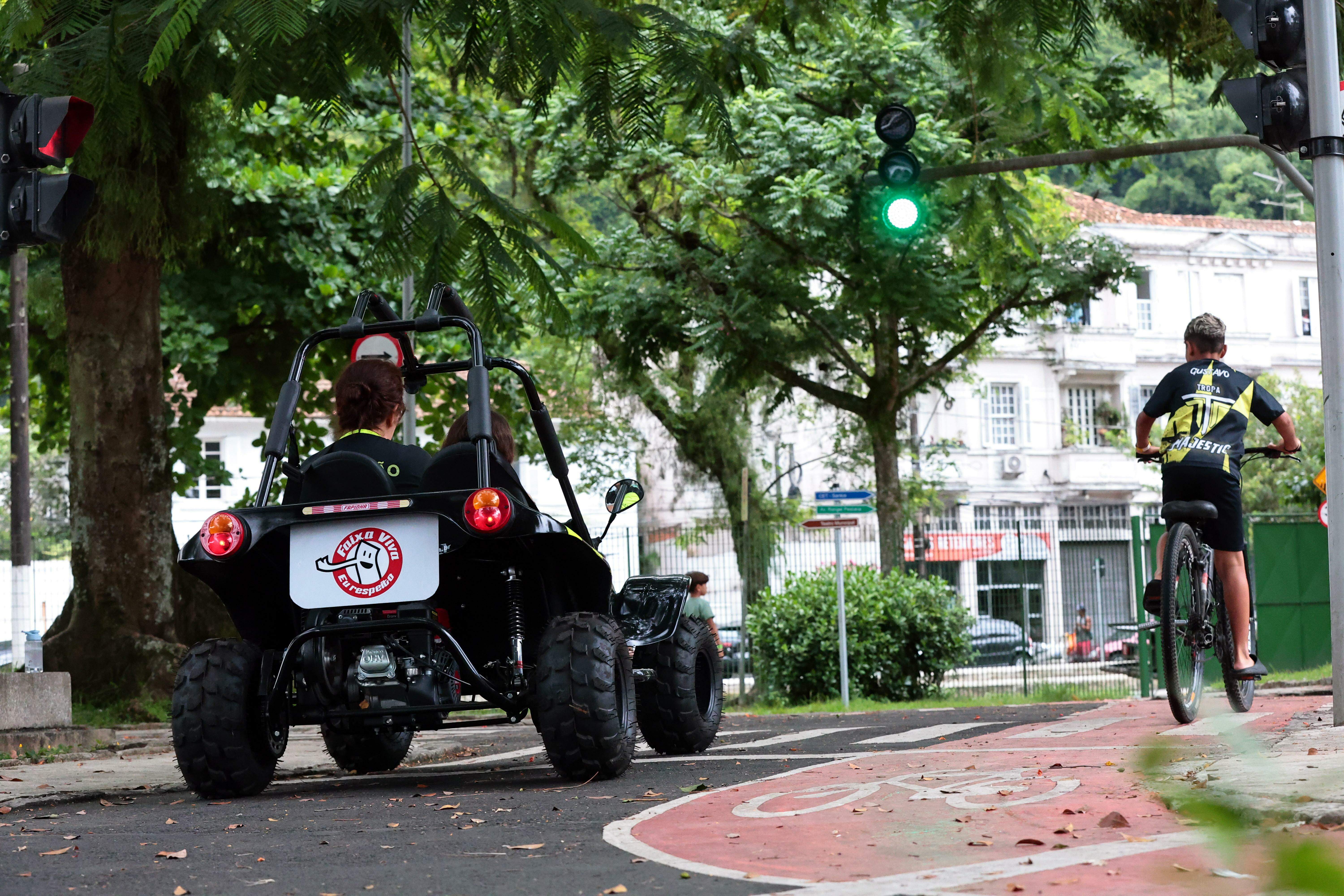 Durante a atividade, os participantes poderão vivenciar o trânsito na prática, percorrendo o circuito da minicidade em minibuggies