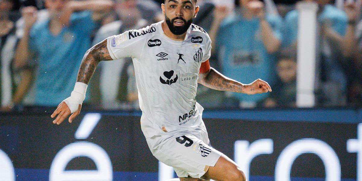 Em grande fase, Gabigol tem 23 gols e 10 assistências em 44 jogos pelo Peixe na temporada