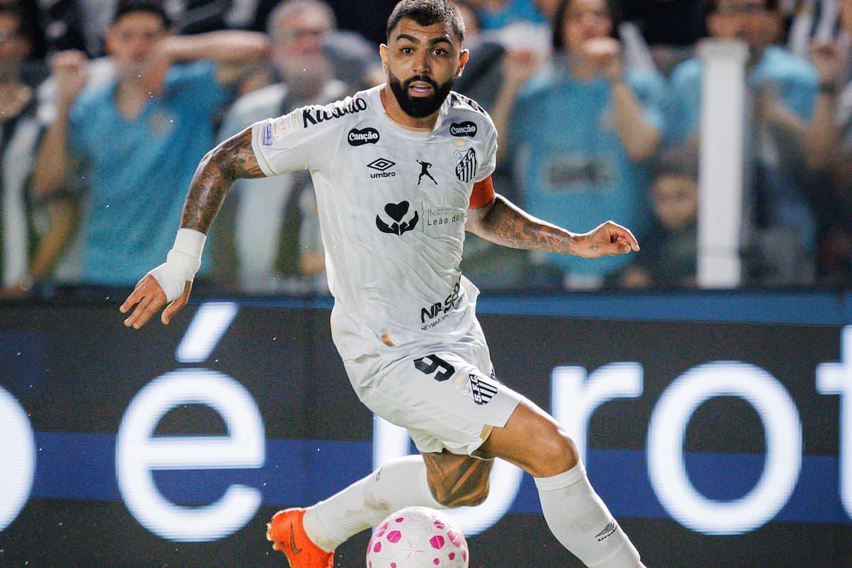 Em grande fase, Gabigol tem 23 gols e 10 assistências em 44 jogos pelo Peixe na temporada