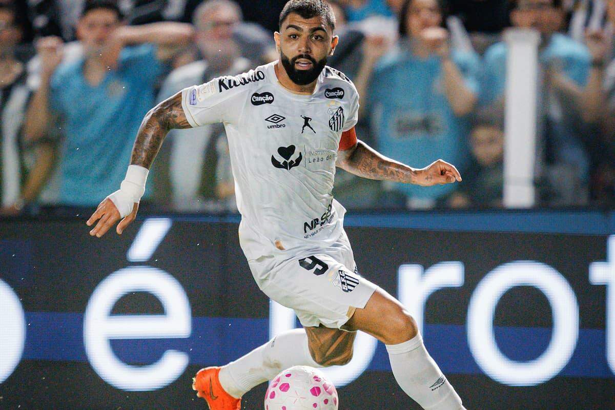 Em grande fase, Gabigol tem 23 gols e 10 assistências em 44 jogos pelo Peixe na temporada