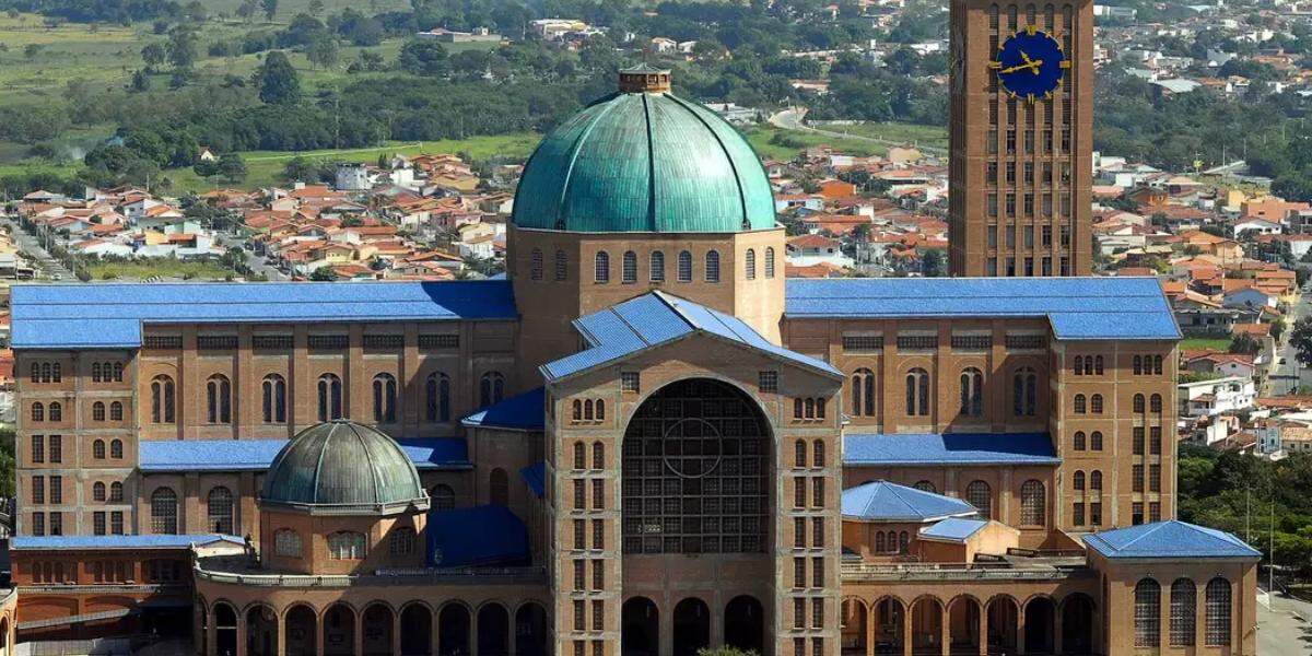 Santuário de Aparecida terá missas, consagração e procissão no feriado