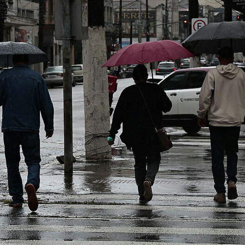 Quinta-feira (16) promete ser o dia mais chuvoso da semana na Baixada Santista