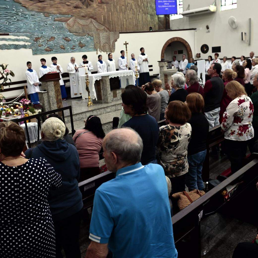 Paróquia Nossa Senhora Aparecida ficou lotada durante todo o dia e contou com extensa programação