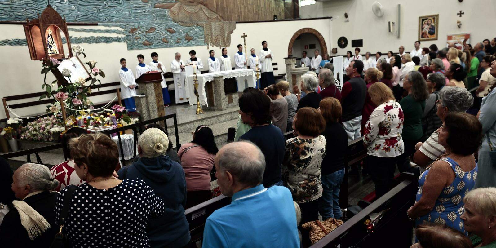 Paróquia Nossa Senhora Aparecida ficou lotada durante todo o dia e contou com extensa programação