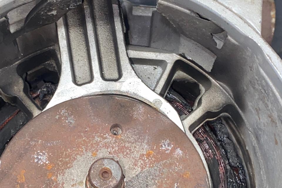 Motor de um compressor de um consultório dentário foi danificado
