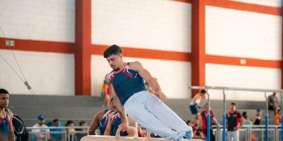 Rodrigo Sampaio, de Santos, levou cinco medalhas de ouro, uma de prata e uma de bronze em Votuporanga