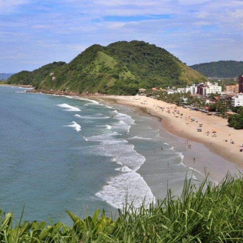 A praia de Guarujá conquistou a certificação internacional Bandeira Azul pela 17ª vez consecutiva