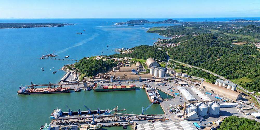 In São Francisco do Sul, the terminal will be used to handle steel products and fertilizers