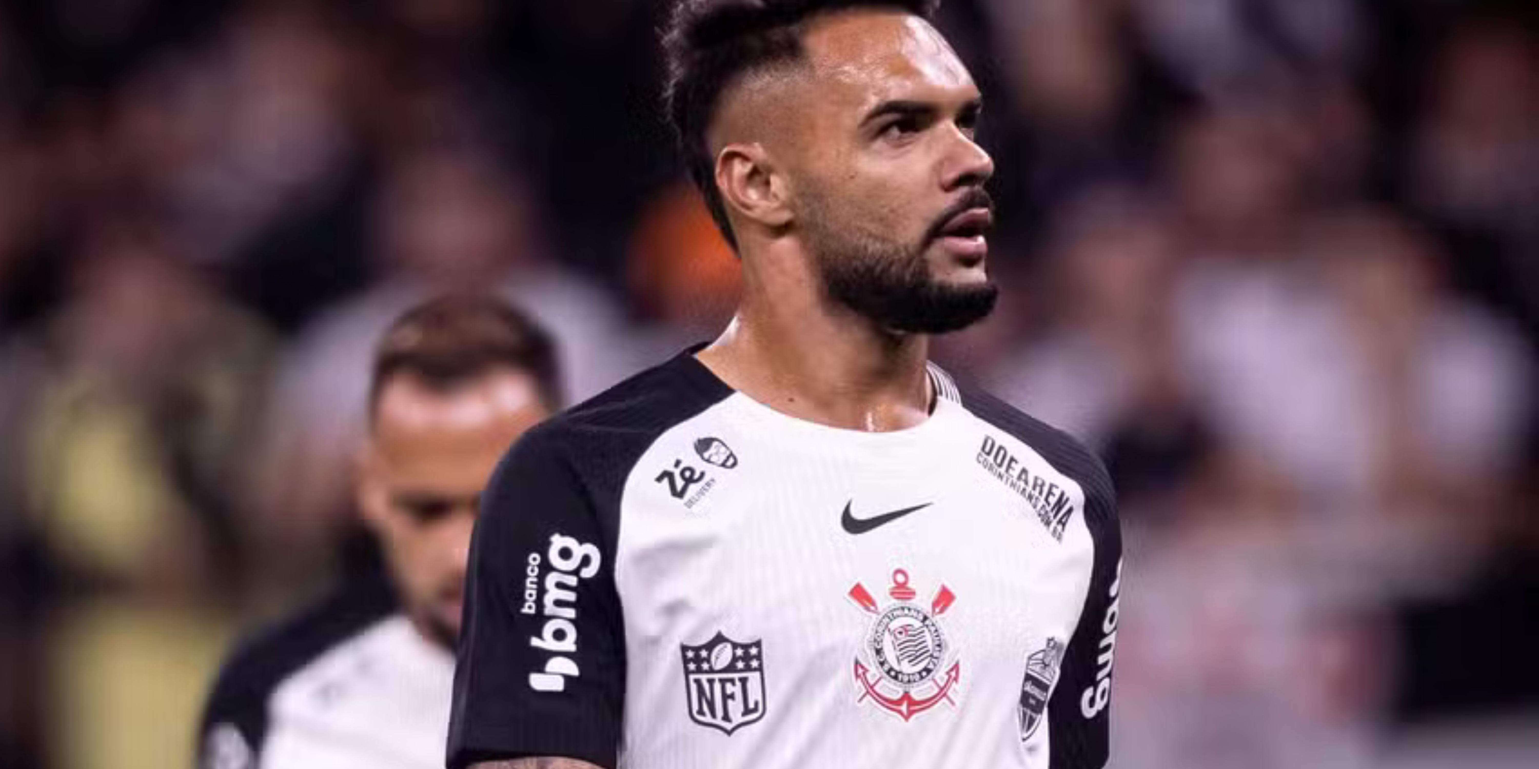 Raniele tem lesão no joelho constatada e se torna mais um desfalque para Seedorf no Corinthians